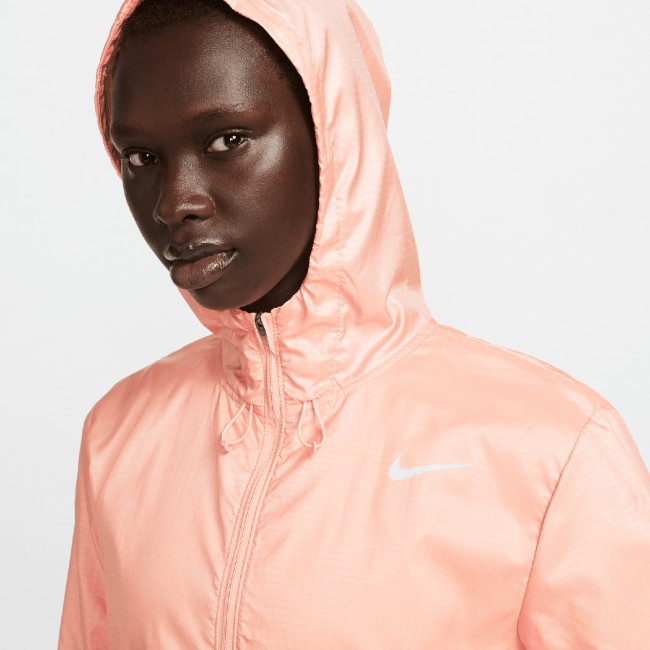 Nike essential women's online packable running rain jacket